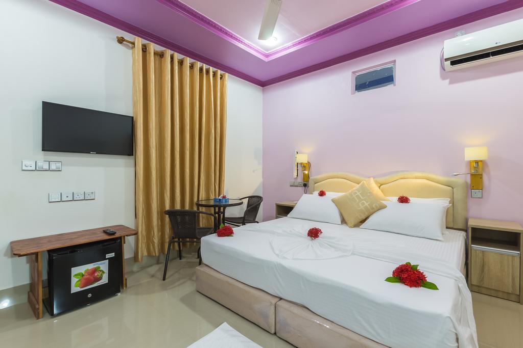 Castle Inn Bodufolhudhoo Exterior photo