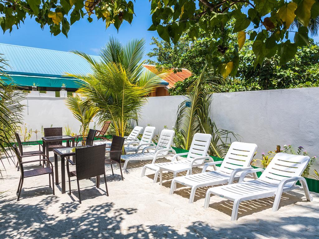 Castle Inn Bodufolhudhoo Exterior photo